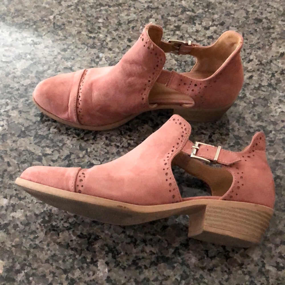 Qupid blush mauve rose d’orsay cowboy booties
